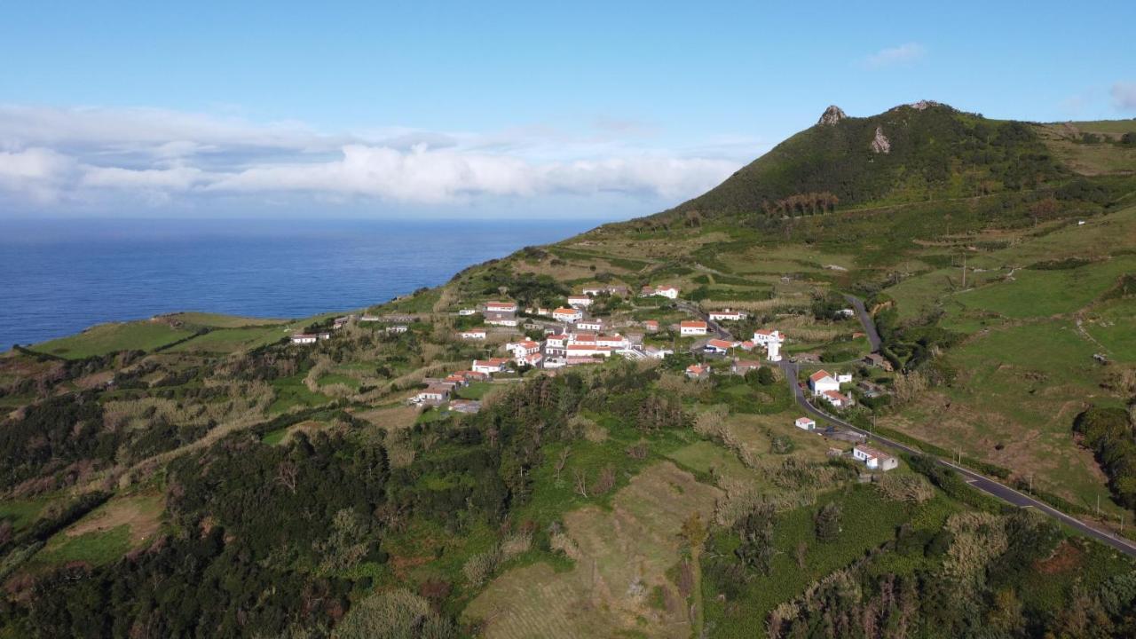 Alojamento Local M&I Lajes das Flores ภายนอก รูปภาพ