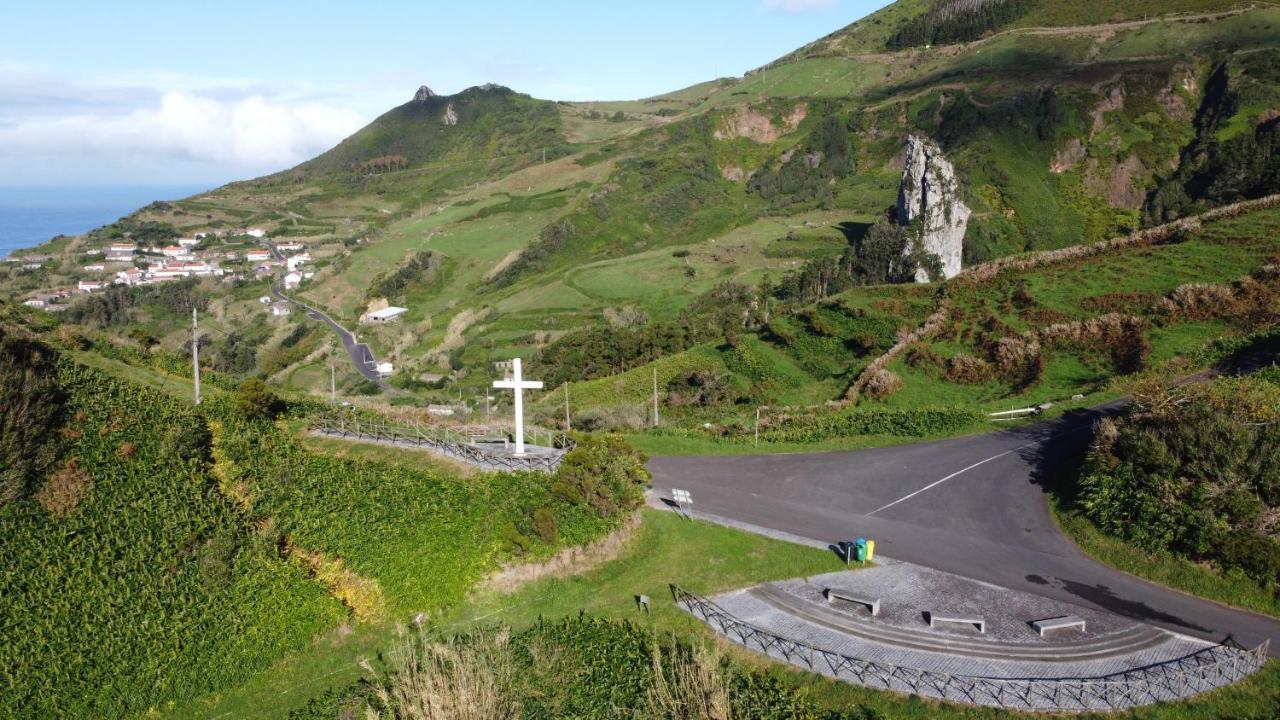 Alojamento Local M&I Lajes das Flores ภายนอก รูปภาพ
